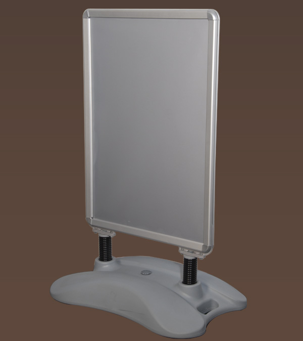 Outdoor Pavement Stand